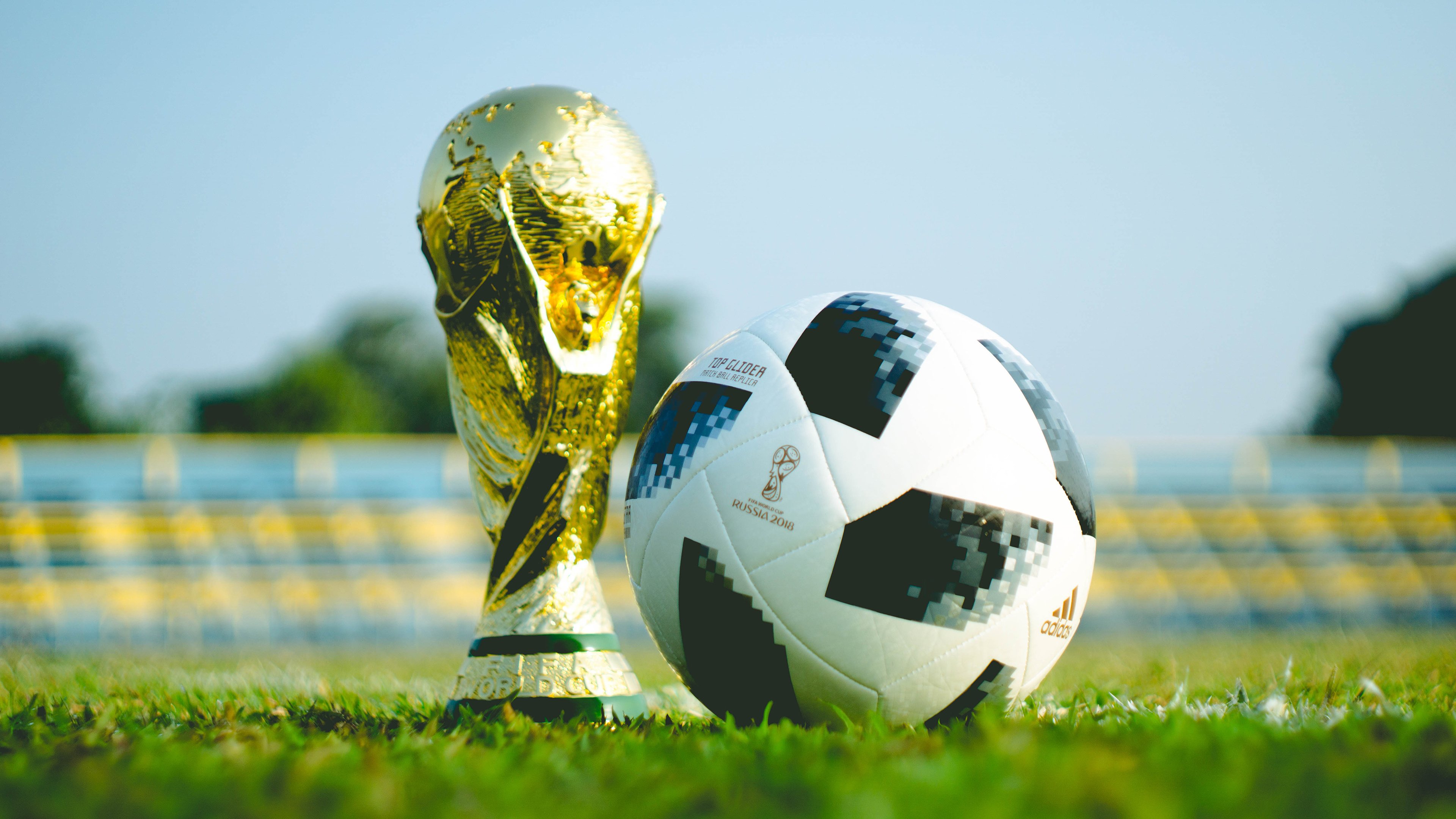 2026年世界杯预选赛激战正酣，多支豪门球队提前锁定晋级席位
